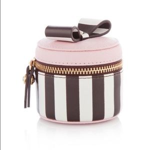 REPOST* Henri Bendel leather ring holder